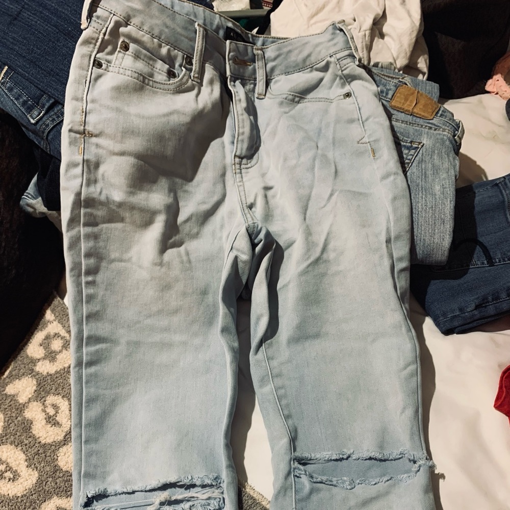 Aeropostale ripped jeans size 0. Super soft.